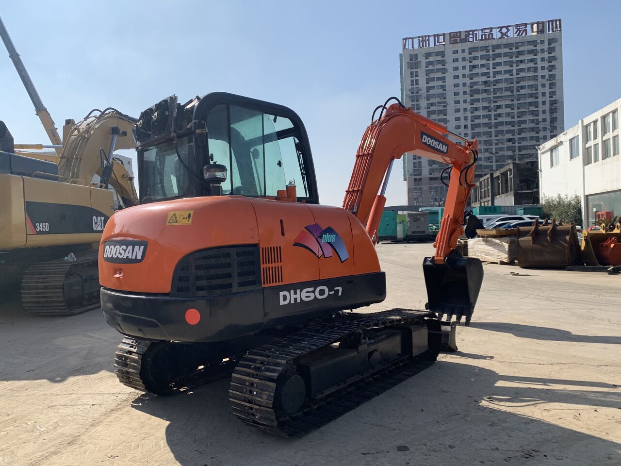 DOOSAN dx60-7 - Мини-экскаватор: фото 2 DOOSAN dx60-7 - Мини-экскаватор: фото 2