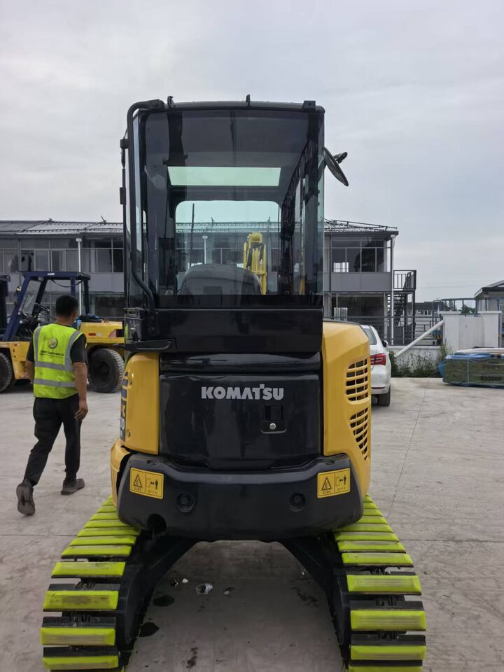 KOMATSU pc30 - Мини-экскаватор: фото 2 KOMATSU pc30 - Мини-экскаватор: фото 2