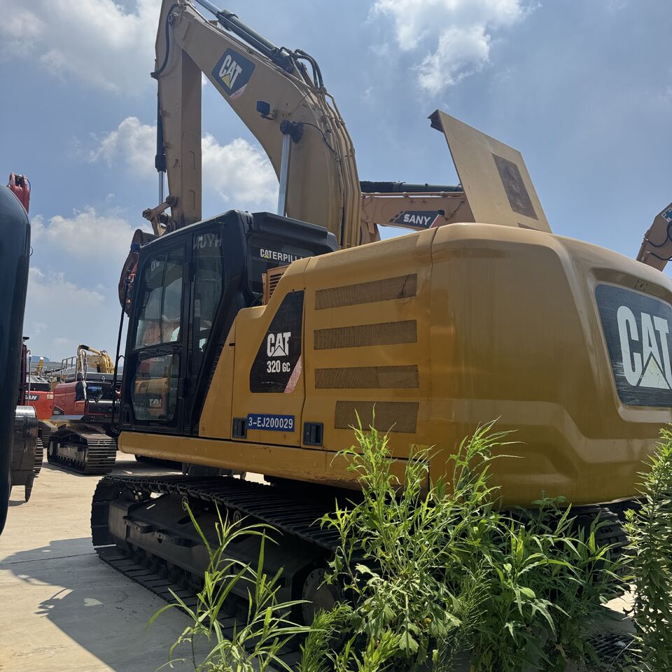CATERPILLAR 320GC - Гусеничный экскаватор: фото 1 CATERPILLAR 320GC - Гусеничный экскаватор: фото 1