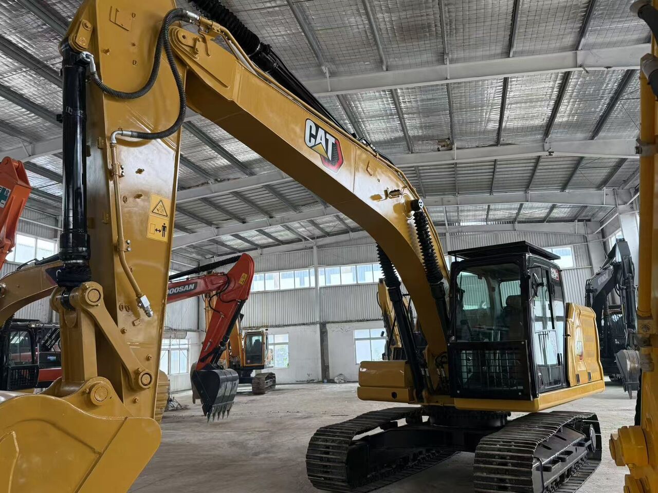 CATERPILLAR 320GC - Гусеничный экскаватор: фото 2 CATERPILLAR 320GC - Гусеничный экскаватор: фото 2