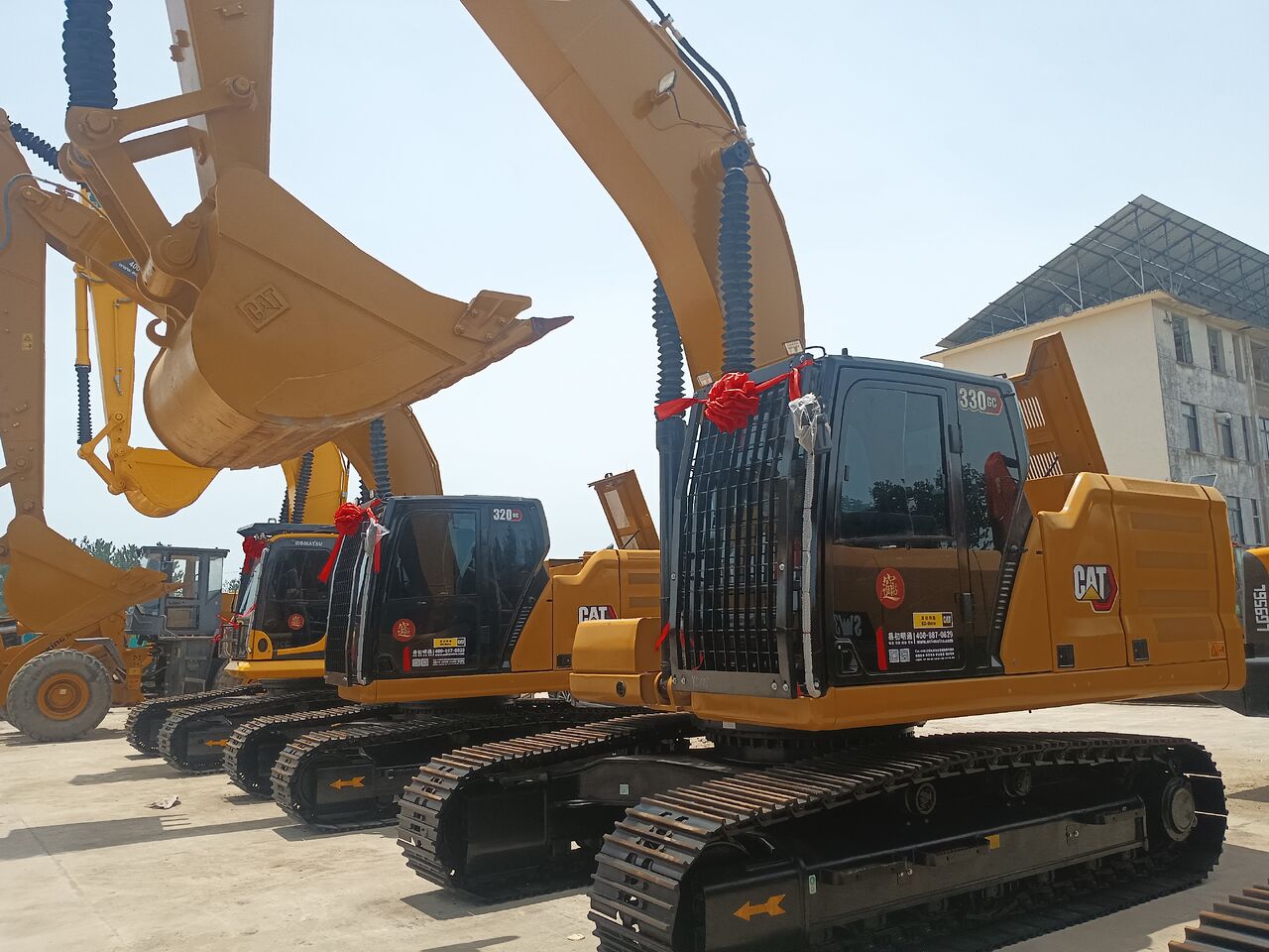 CATERPILLAR 330GC - Гусеничный экскаватор: фото 1 CATERPILLAR 330GC - Гусеничный экскаватор: фото 1