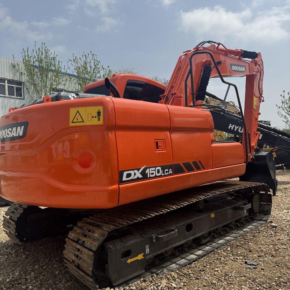 DOOSAN DX150LC - Гусеничный экскаватор: фото 1 DOOSAN DX150LC - Гусеничный экскаватор: фото 1