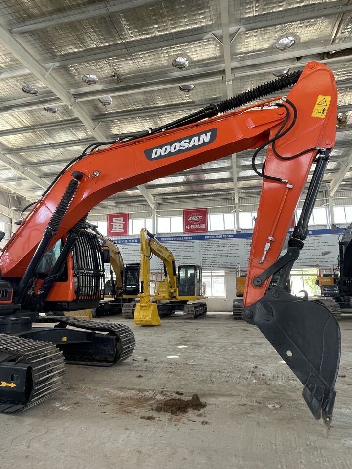 DOOSAN DX225LCA - Гусеничный экскаватор: фото 2 DOOSAN DX225LCA - Гусеничный экскаватор: фото 2