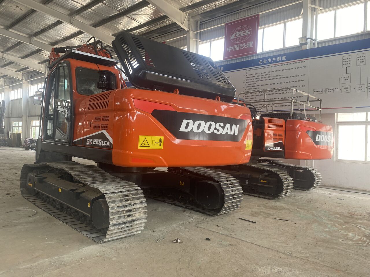DOOSAN DX225LCA - Гусеничный экскаватор: фото 4 DOOSAN DX225LCA - Гусеничный экскаватор: фото 4