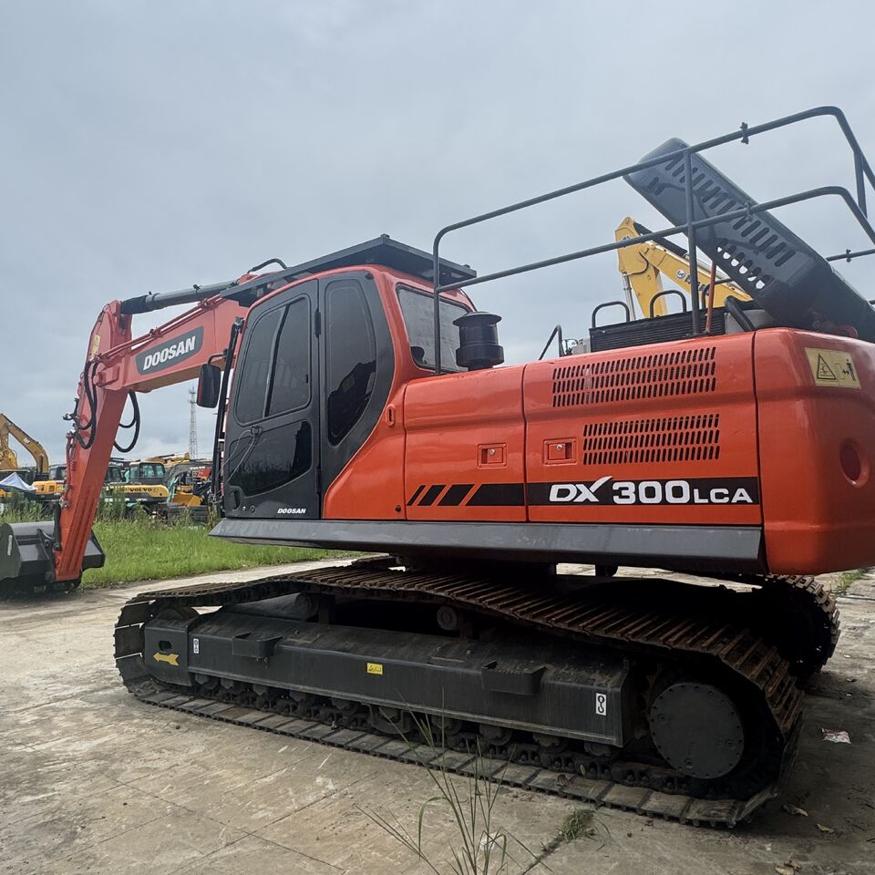 DOOSAN DX300 - Гусеничный экскаватор: фото 2 DOOSAN DX300 - Гусеничный экскаватор: фото 2