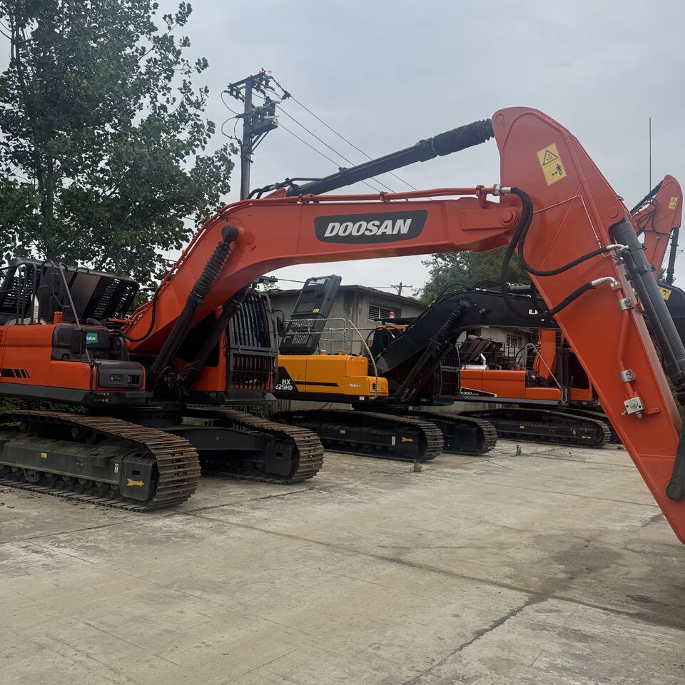 DOOSAN DX300 - Гусеничный экскаватор: фото 1 DOOSAN DX300 - Гусеничный экскаватор: фото 1