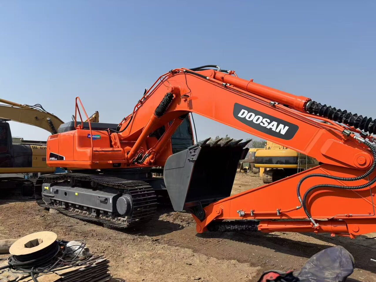 DOOSAN DX300 - Гусеничный экскаватор: фото 1 DOOSAN DX300 - Гусеничный экскаватор: фото 1