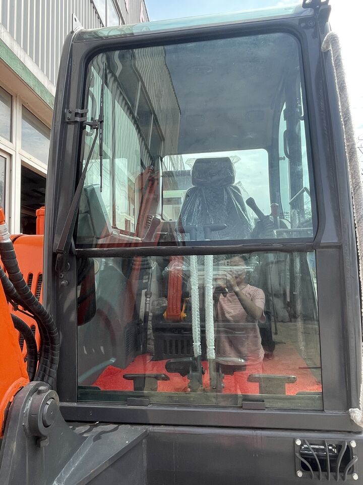 DOOSAN DX60 - Мини-экскаватор: фото 5 DOOSAN DX60 - Мини-экскаватор: фото 5