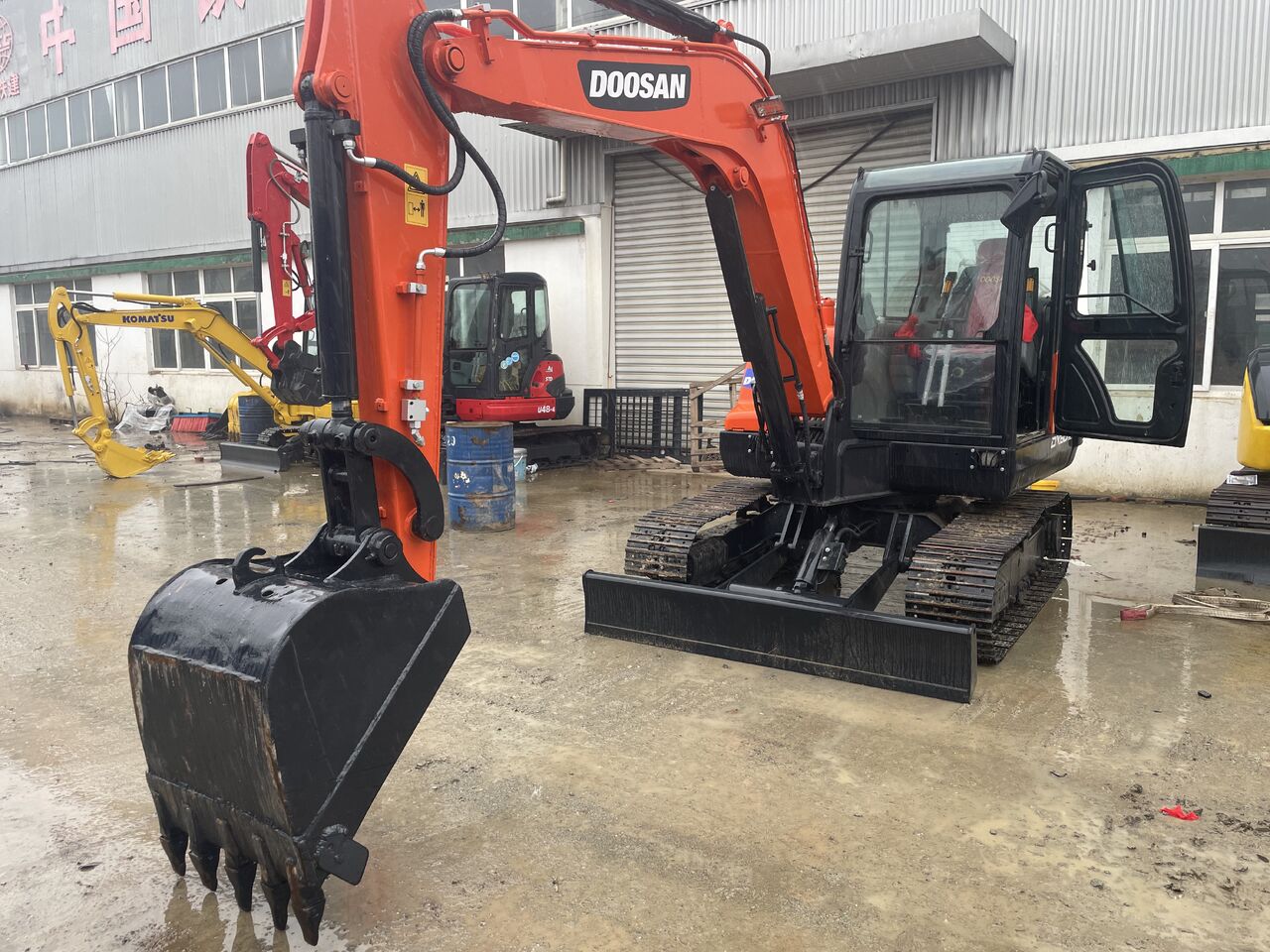 DOOSAN DX60 - Мини-экскаватор: фото 1 DOOSAN DX60 - Мини-экскаватор: фото 1