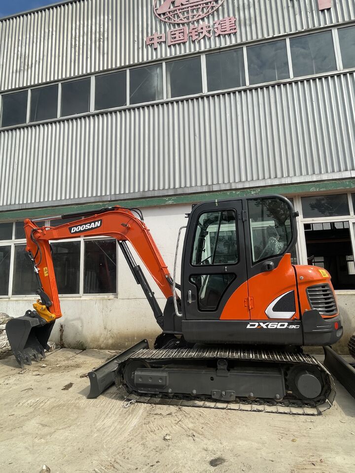 DOOSAN DX60 - Мини-экскаватор: фото 2 DOOSAN DX60 - Мини-экскаватор: фото 2
