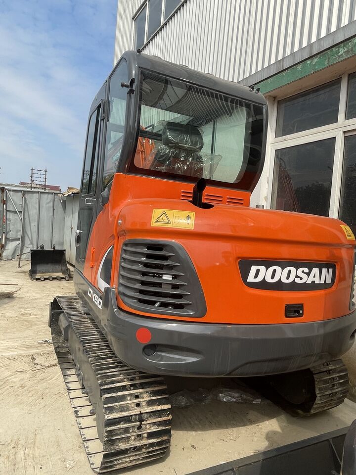 DOOSAN DX60 - Мини-экскаватор: фото 3 DOOSAN DX60 - Мини-экскаватор: фото 3