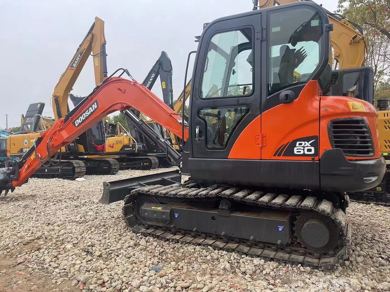 DOOSAN DX60 - Мини-экскаватор: фото 3 DOOSAN DX60 - Мини-экскаватор: фото 3