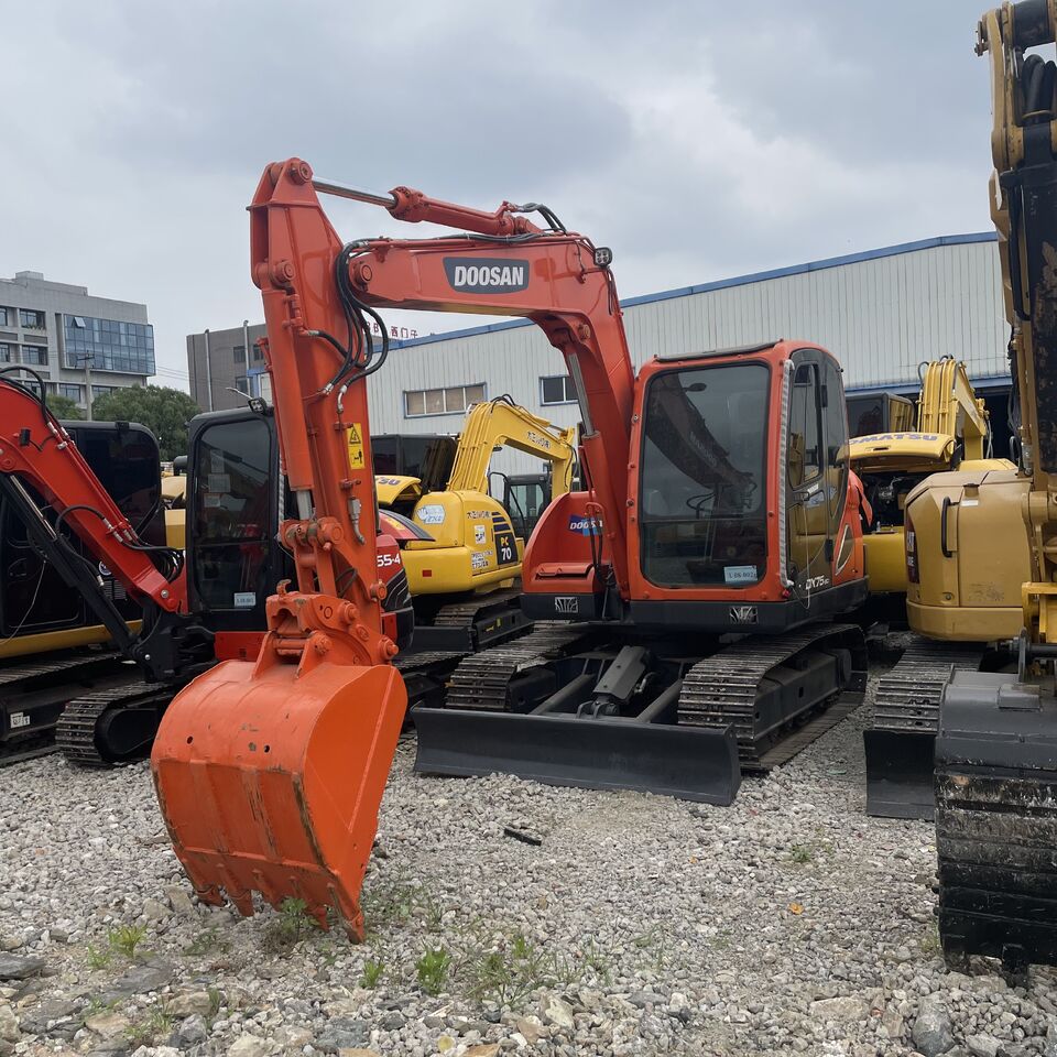 DOOSAN DX75 - Мини-экскаватор: фото 1 DOOSAN DX75 - Мини-экскаватор: фото 1
