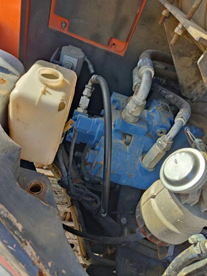 DOOSAN DX85-9C - Гусеничный экскаватор: фото 3 DOOSAN DX85-9C - Гусеничный экскаватор: фото 3