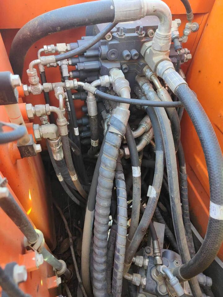 DOOSAN DX85-9C - Гусеничный экскаватор: фото 2 DOOSAN DX85-9C - Гусеничный экскаватор: фото 2