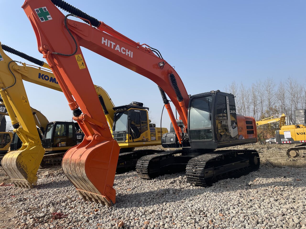 HITACHI ZX200 - Гусеничный экскаватор: фото 2 HITACHI ZX200 - Гусеничный экскаватор: фото 2