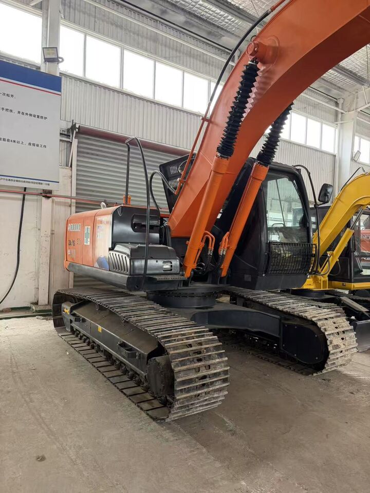 HITACHI ZX210 - Гусеничный экскаватор: фото 2 HITACHI ZX210 - Гусеничный экскаватор: фото 2