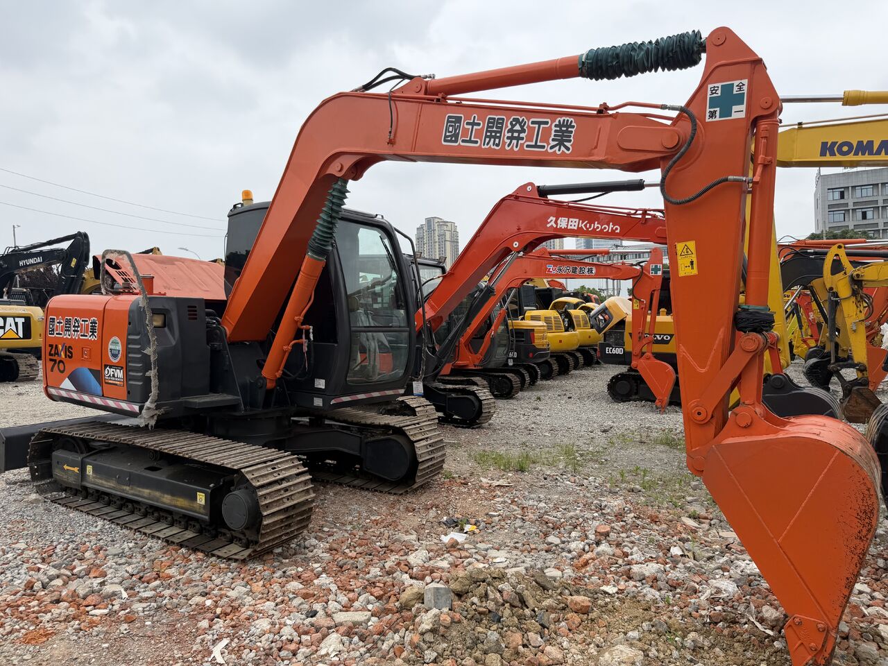 HITACHI ZX60 - Мини-экскаватор: фото 1 HITACHI ZX60 - Мини-экскаватор: фото 1