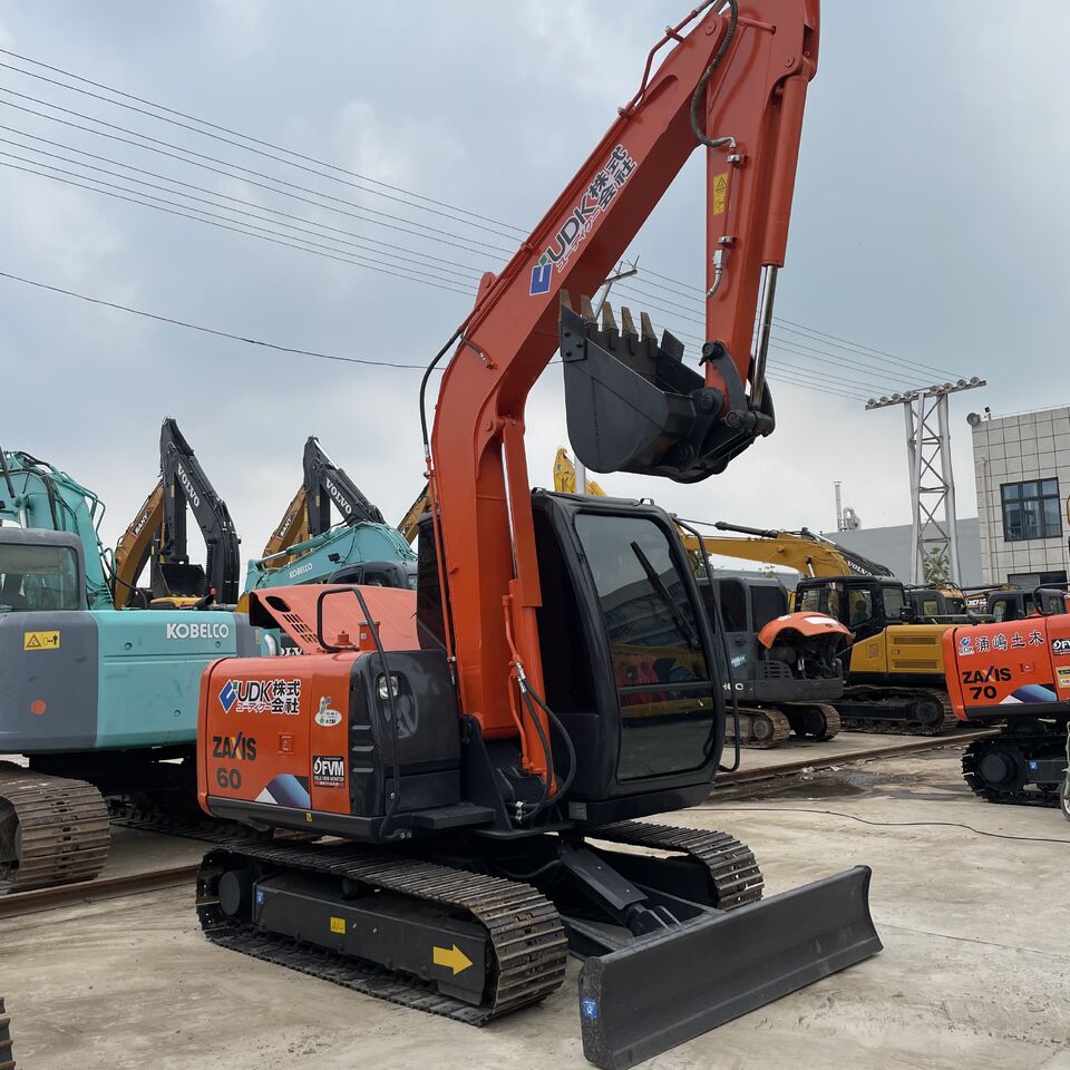 HITACHI ZX60 - Мини-экскаватор: фото 1 HITACHI ZX60 - Мини-экскаватор: фото 1