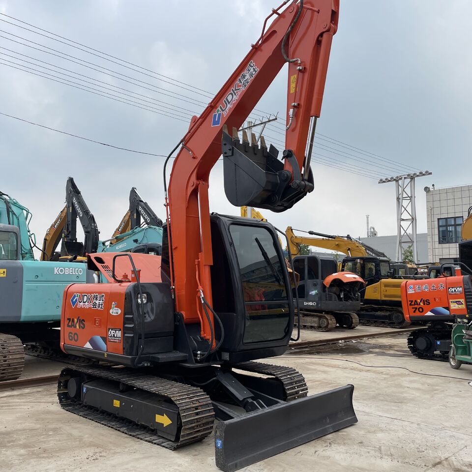 HITACHI ZX60 - Мини-экскаватор: фото 3 HITACHI ZX60 - Мини-экскаватор: фото 3