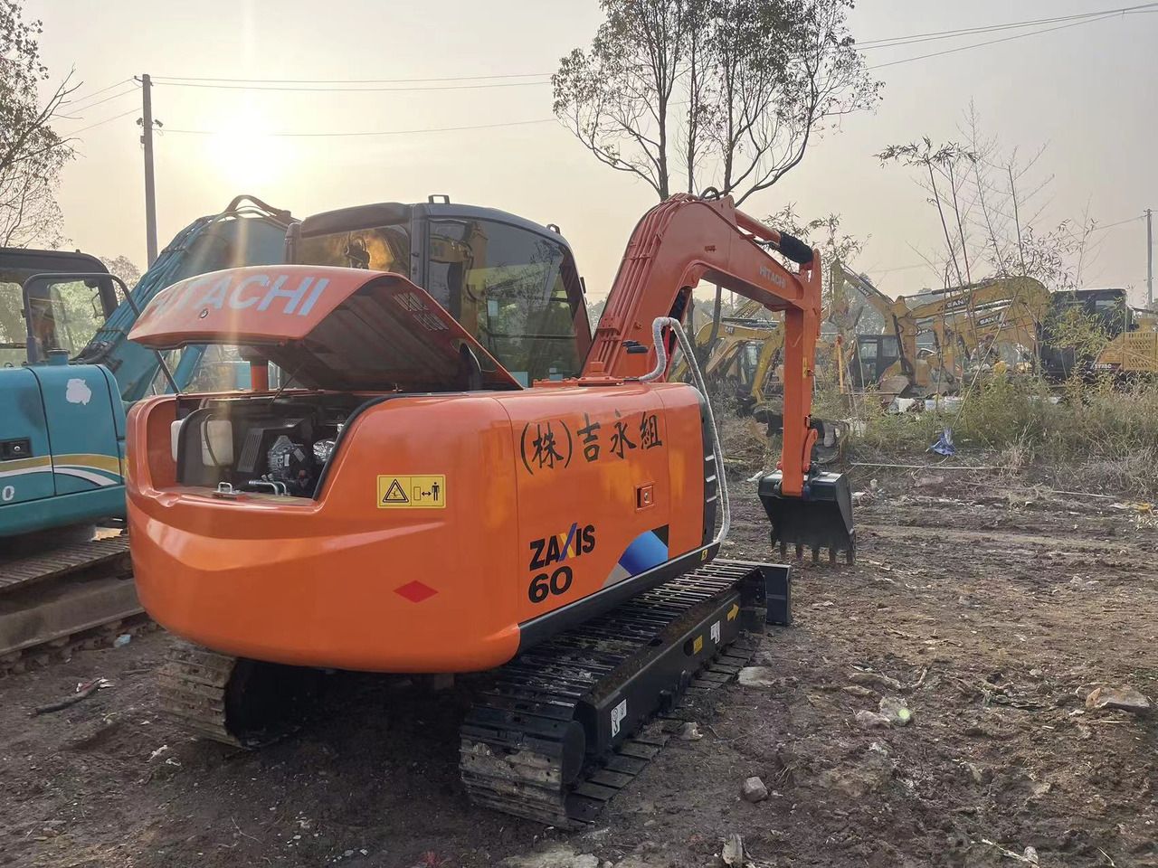 HITACHI ZX60 - Мини-экскаватор: фото 3 HITACHI ZX60 - Мини-экскаватор: фото 3