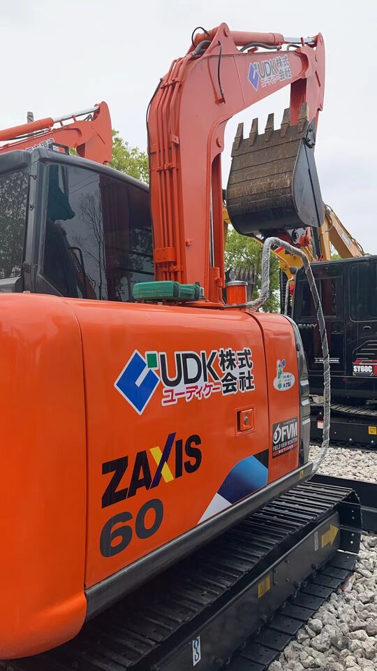HITACHI ZX60 - Мини-экскаватор: фото 1 HITACHI ZX60 - Мини-экскаватор: фото 1