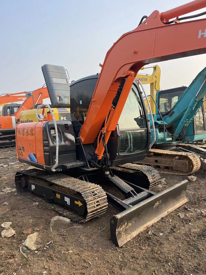 HITACHI ZX60 - Мини-экскаватор: фото 1 HITACHI ZX60 - Мини-экскаватор: фото 1
