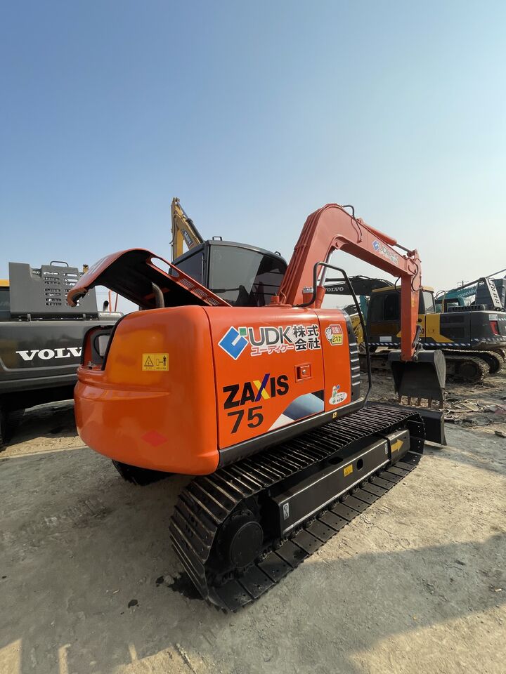 HITACHI ZX75 - Гусеничный экскаватор: фото 3 HITACHI ZX75 - Гусеничный экскаватор: фото 3
