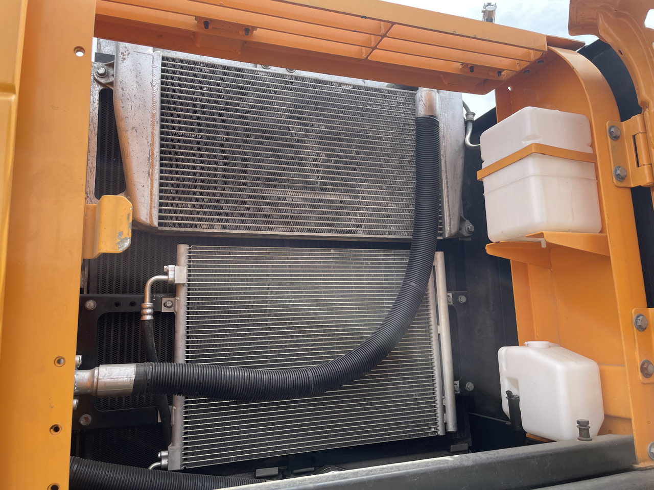 HYUNDAI R225LC-9S - Гусеничный экскаватор: фото 4 HYUNDAI R225LC-9S - Гусеничный экскаватор: фото 4