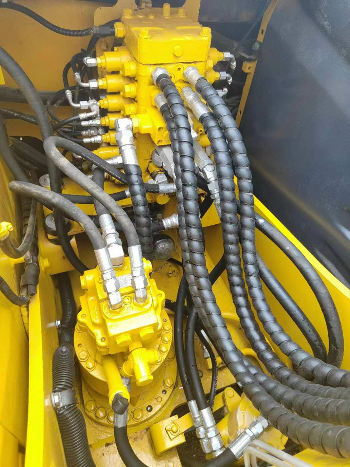 KOMATSU PC110 - Гусеничный экскаватор: фото 5 KOMATSU PC110 - Гусеничный экскаватор: фото 5