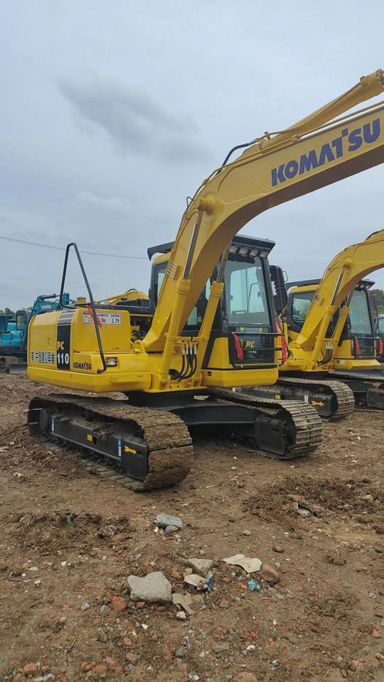 KOMATSU PC110 - Гусеничный экскаватор: фото 2 KOMATSU PC110 - Гусеничный экскаватор: фото 2