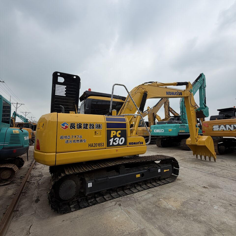 KOMATSU PC130 - Гусеничный экскаватор: фото 3 KOMATSU PC130 - Гусеничный экскаватор: фото 3