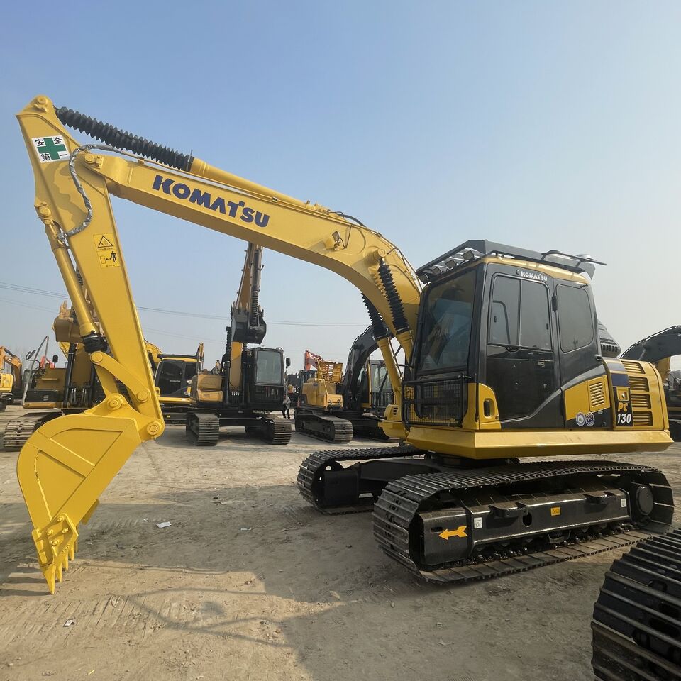 KOMATSU PC130 - Гусеничный экскаватор: фото 3 KOMATSU PC130 - Гусеничный экскаватор: фото 3
