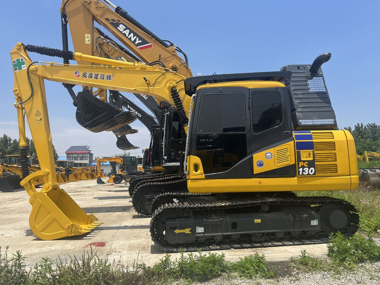 KOMATSU PC130 - Гусеничный экскаватор: фото 1 KOMATSU PC130 - Гусеничный экскаватор: фото 1