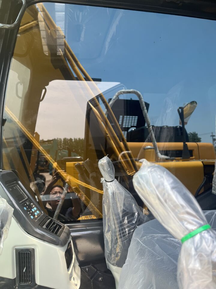 KOMATSU PC130 - Гусеничный экскаватор: фото 4 KOMATSU PC130 - Гусеничный экскаватор: фото 4