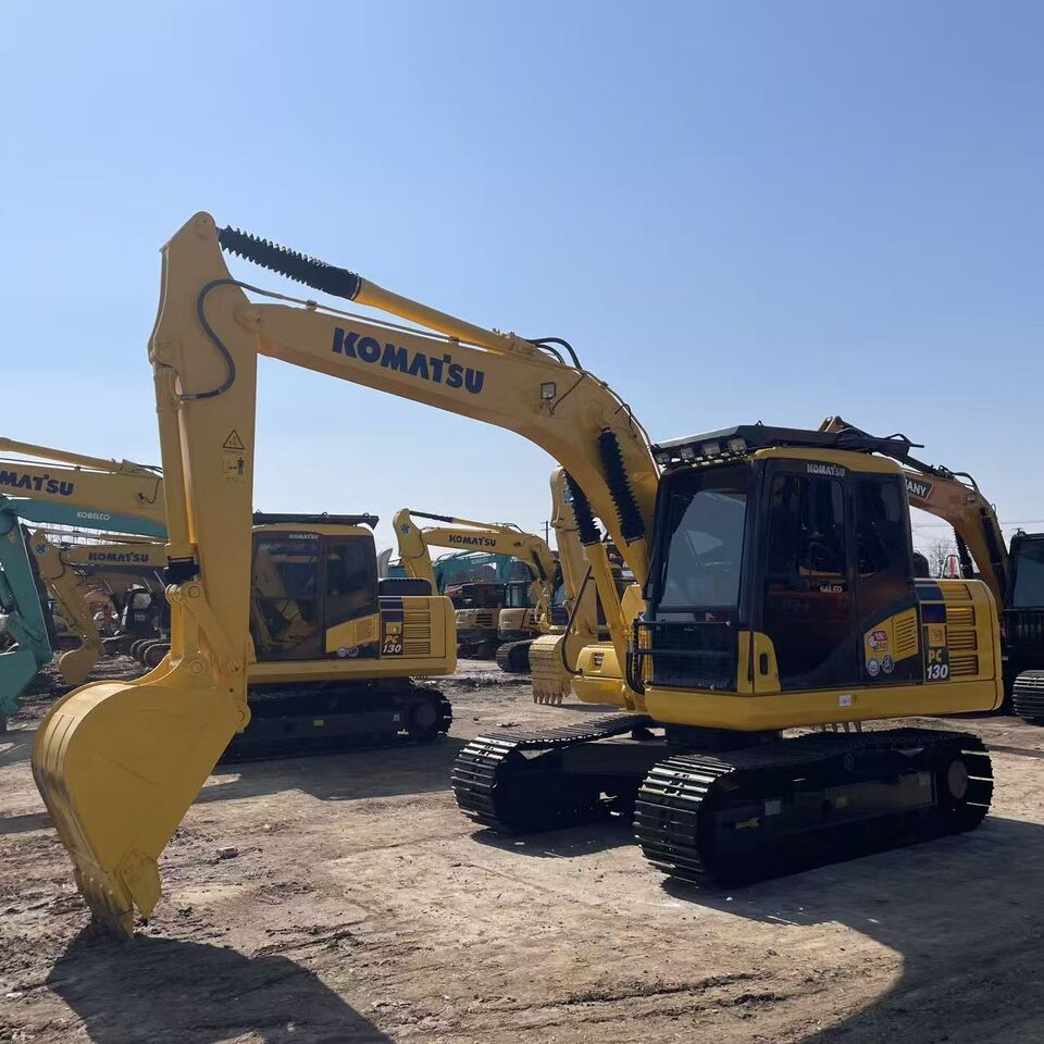 KOMATSU PC130 - Гусеничный экскаватор: фото 1 KOMATSU PC130 - Гусеничный экскаватор: фото 1