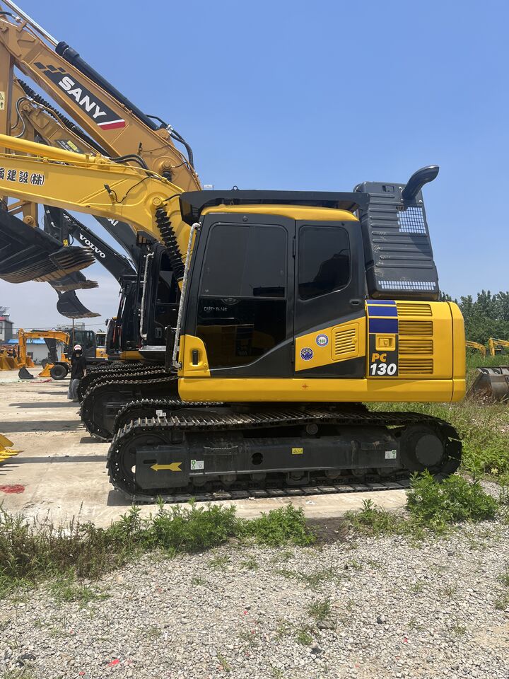 KOMATSU PC130 - Гусеничный экскаватор: фото 2 KOMATSU PC130 - Гусеничный экскаватор: фото 2