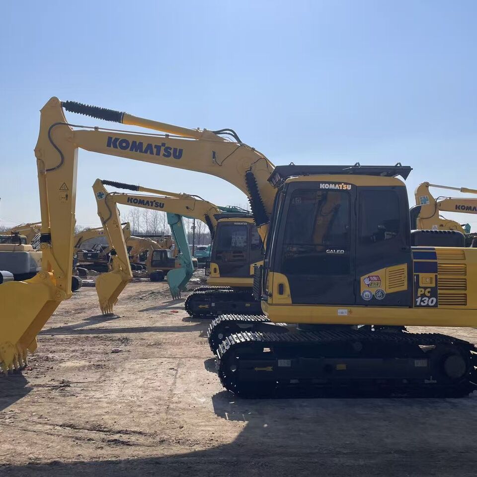 KOMATSU PC130 - Гусеничный экскаватор: фото 2 KOMATSU PC130 - Гусеничный экскаватор: фото 2