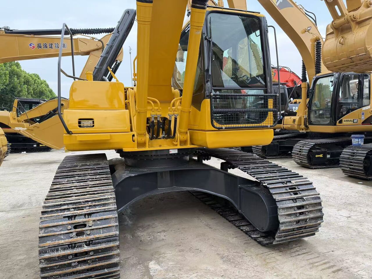 KOMATSU PC200 - Гусеничный экскаватор: фото 5 KOMATSU PC200 - Гусеничный экскаватор: фото 5