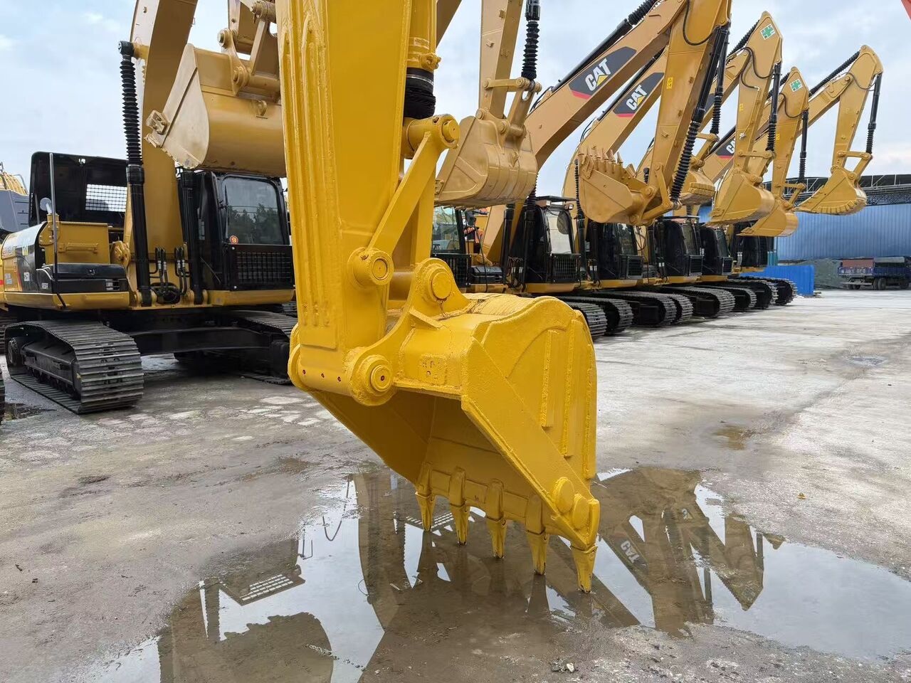 KOMATSU PC200 - Гусеничный экскаватор: фото 4 KOMATSU PC200 - Гусеничный экскаватор: фото 4
