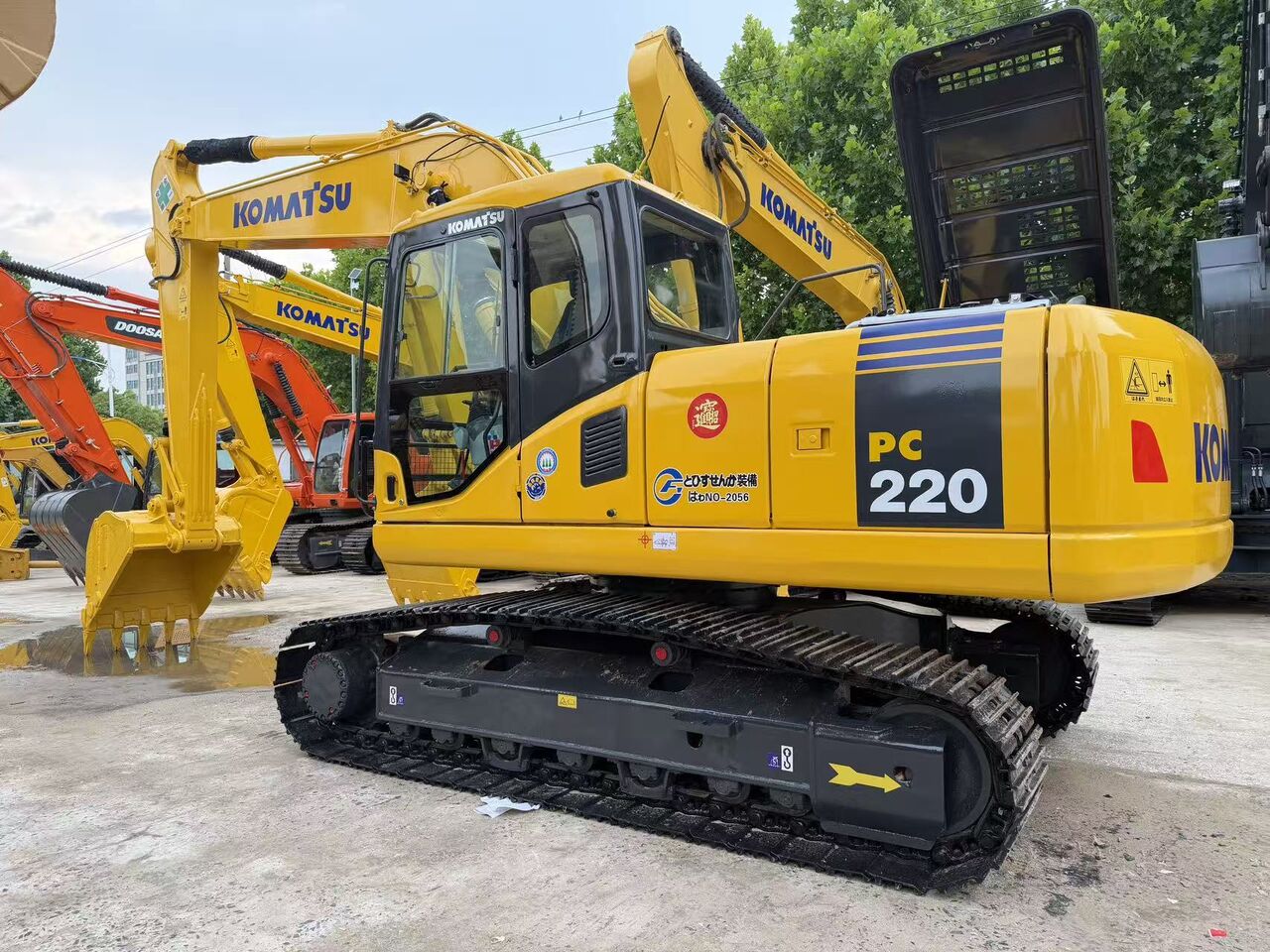 KOMATSU PC200 - Гусеничный экскаватор: фото 1 KOMATSU PC200 - Гусеничный экскаватор: фото 1