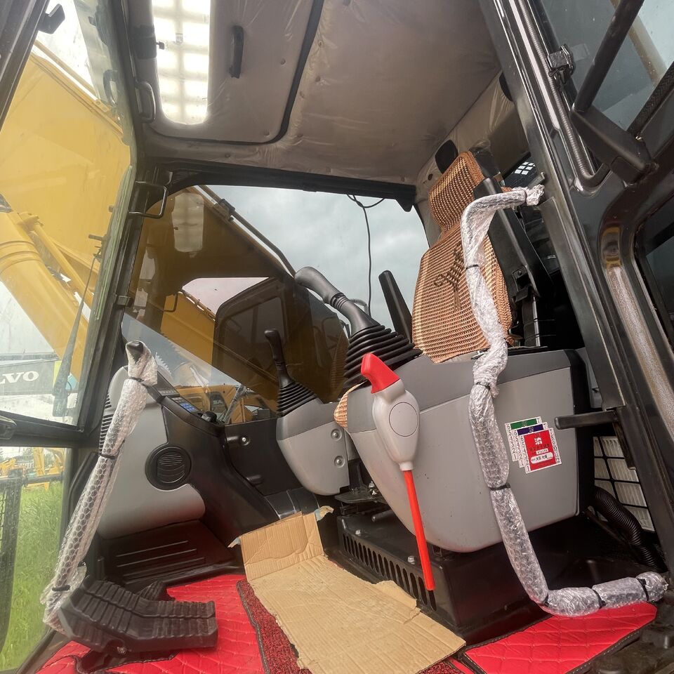KOMATSU PC200 - Гусеничный экскаватор: фото 3 KOMATSU PC200 - Гусеничный экскаватор: фото 3