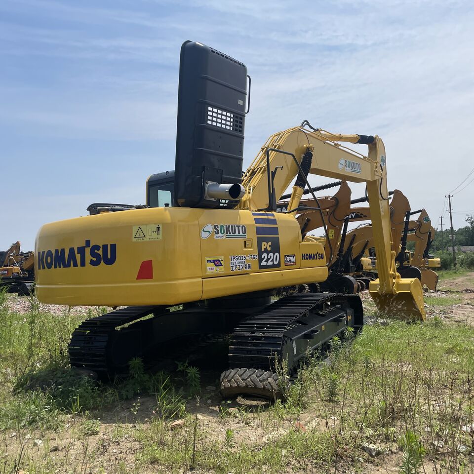 KOMATSU PC220 - Гусеничный экскаватор: фото 5 KOMATSU PC220 - Гусеничный экскаватор: фото 5