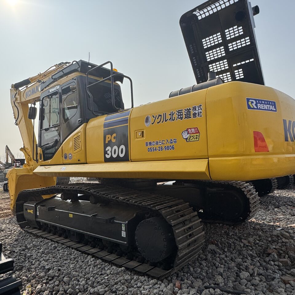 KOMATSU PC300 - Гусеничный экскаватор: фото 2 KOMATSU PC300 - Гусеничный экскаватор: фото 2
