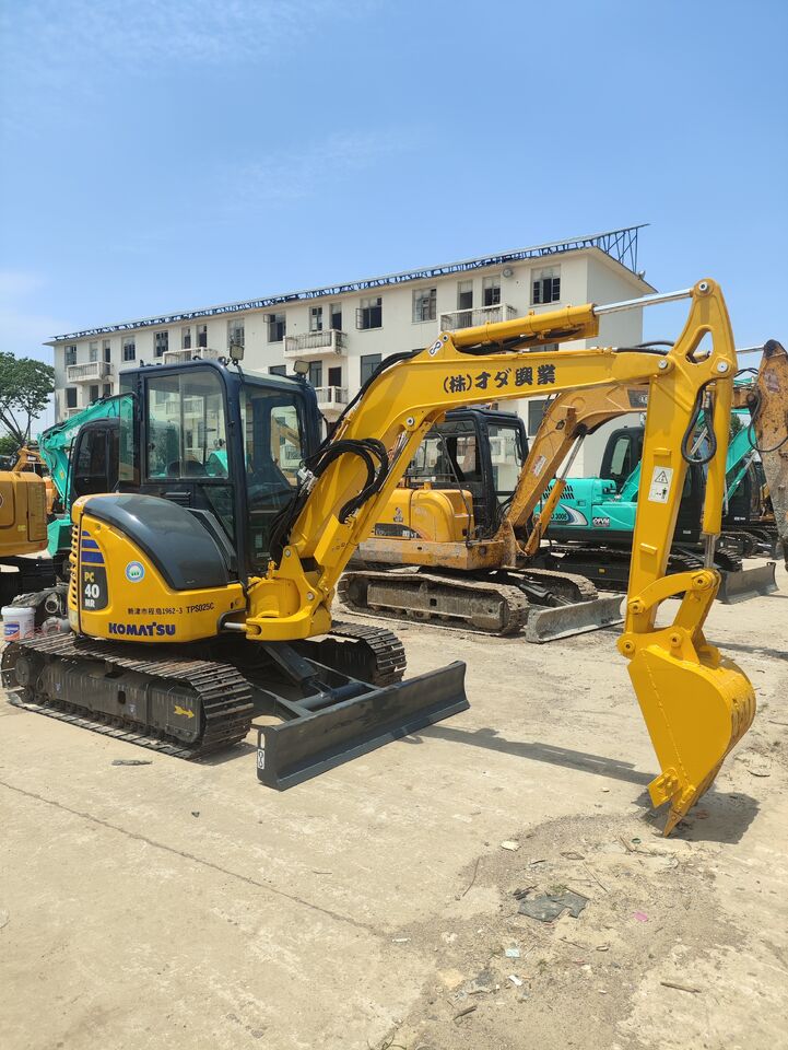 KOMATSU PC40MR - Мини-экскаватор: фото 2 KOMATSU PC40MR - Мини-экскаватор: фото 2