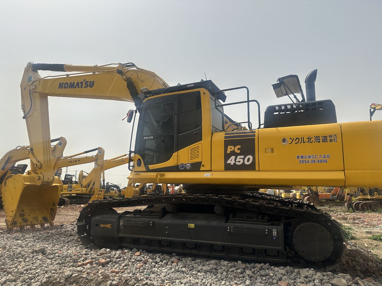 KOMATSU PC450-8 - Гусеничный экскаватор: фото 2 KOMATSU PC450-8 - Гусеничный экскаватор: фото 2