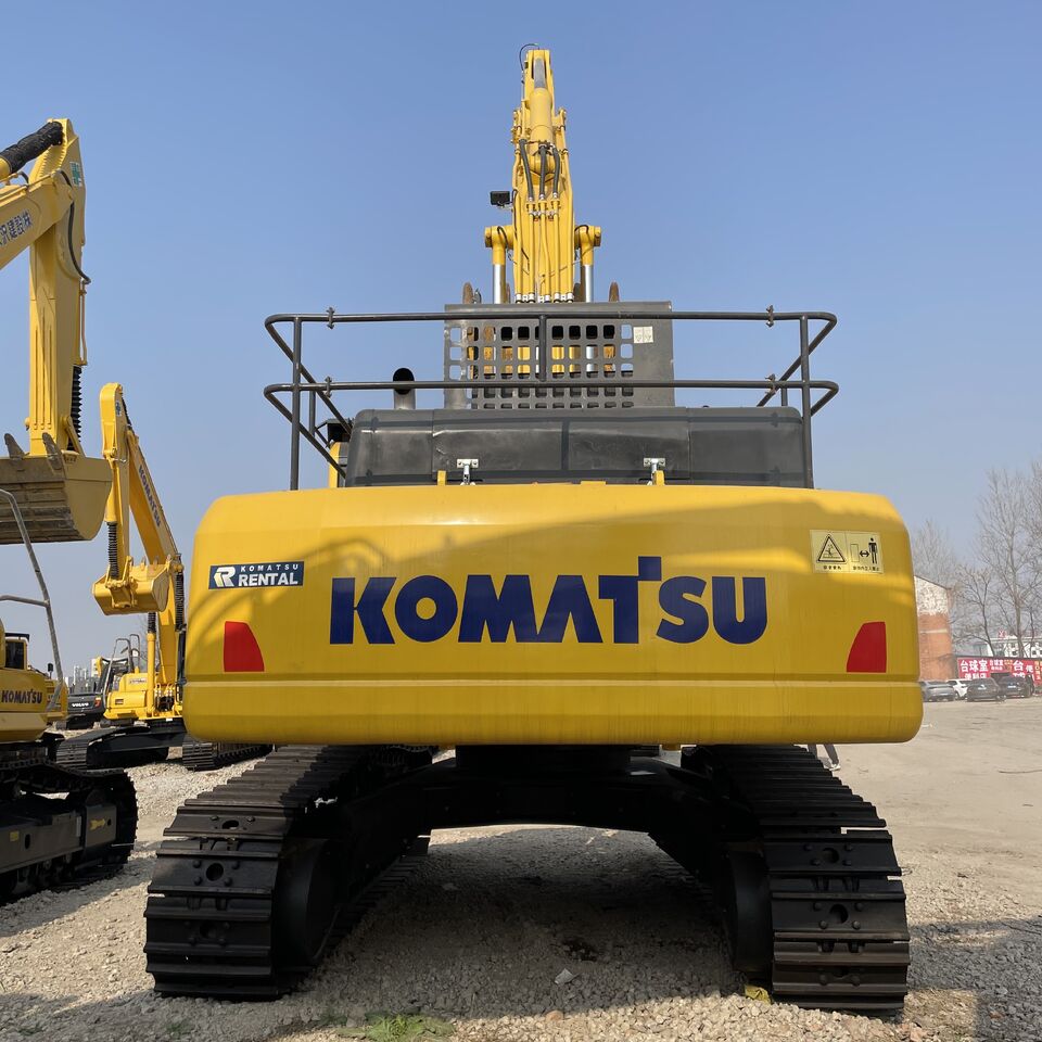 KOMATSU PC450 - Гусеничный экскаватор: фото 2 KOMATSU PC450 - Гусеничный экскаватор: фото 2