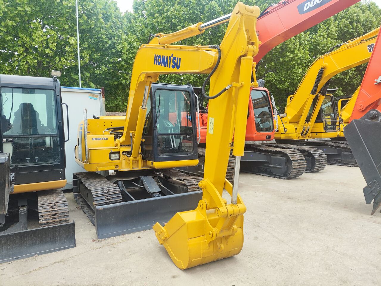 KOMATSU PC60 - Гусеничный экскаватор: фото 3 KOMATSU PC60 - Гусеничный экскаватор: фото 3