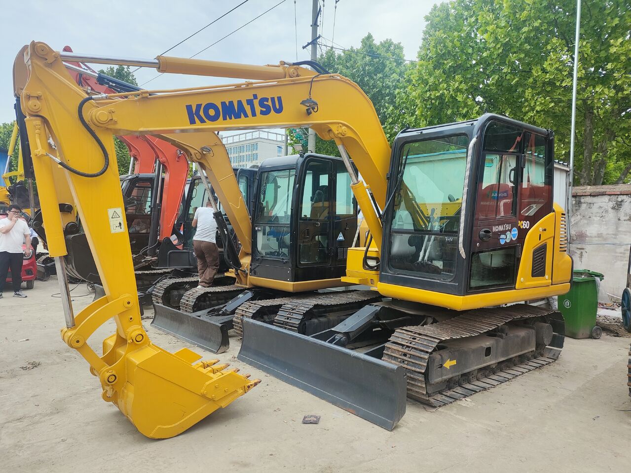 KOMATSU PC60 - Гусеничный экскаватор: фото 2 KOMATSU PC60 - Гусеничный экскаватор: фото 2