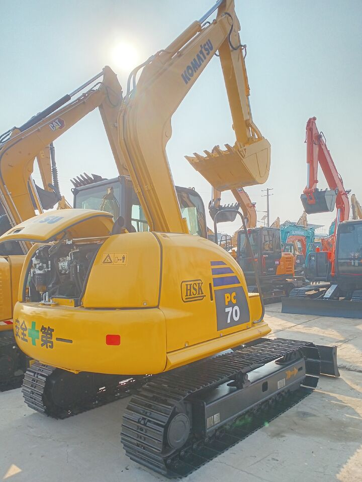 KOMATSU PC70-8 - Гусеничный экскаватор: фото 4 KOMATSU PC70-8 - Гусеничный экскаватор: фото 4